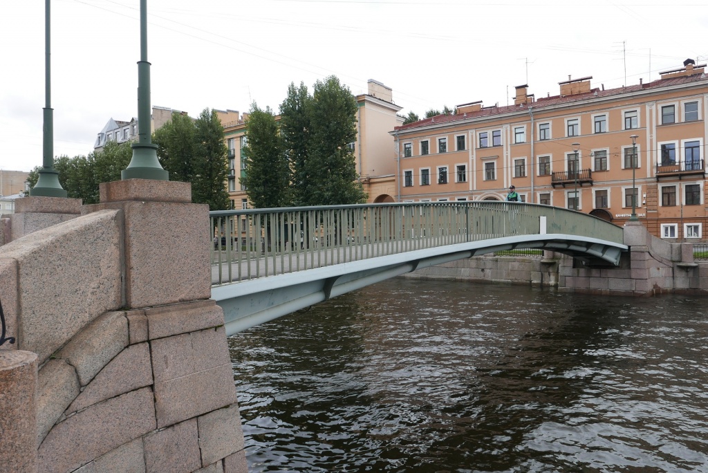 The Kolomensky Bridge in St. Petersburg was constructed in 1969