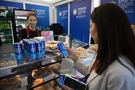 На ПМЭФ-2026 представили алюминиевую банку с экологическим посланием из самарской алюминиевой ленты