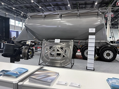 СМЗ и «Бецема» представили на COMTRANS 2026 полуприцеп-цистерну из отечественного алюминия