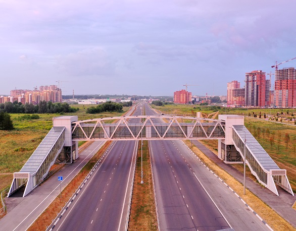 Overhead pedestrian crossing in Tula