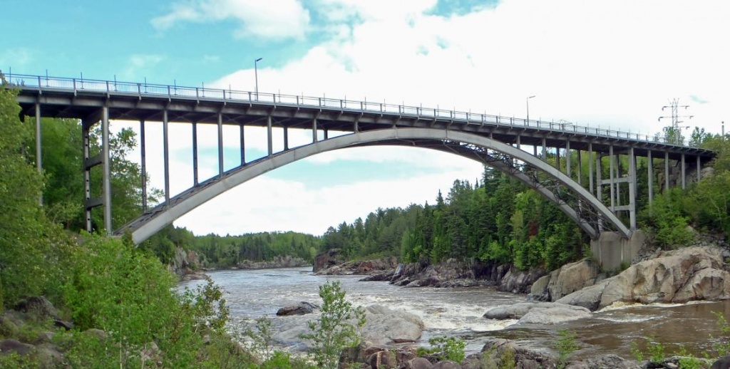 Алюминиевый мост Arvida Bridge (Канада, 1950 г.)