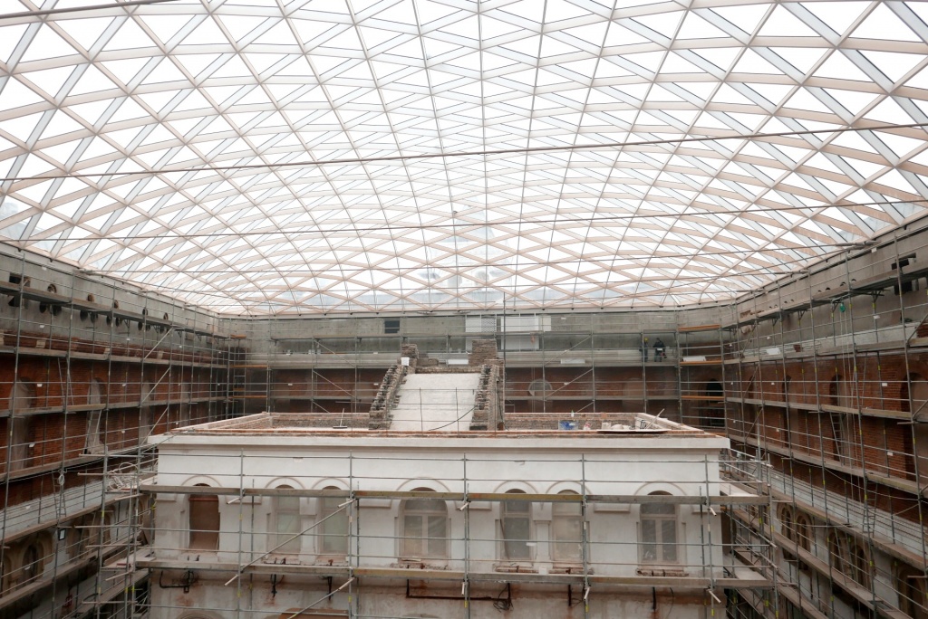 Алюминиевый профиль для светопрозрачных несущих конструкций Политехнического музея выпускается на КраМЗе