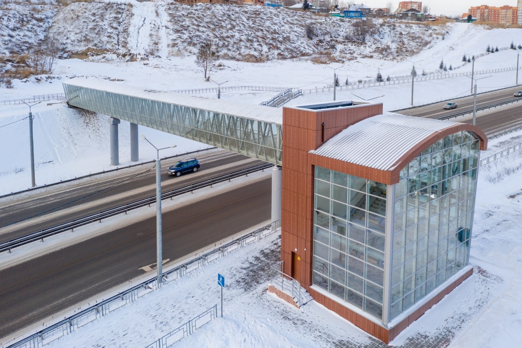 Pedestrian bridge across the Nikolaevsky Prospekt in Krasnoyarsk