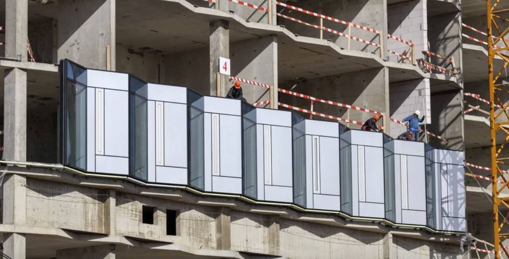 Aluminium Architecture of the residential area on the Moskva River embankment