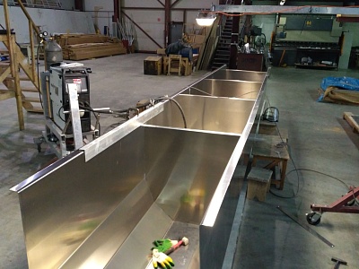 Запущена в производство новая серийная модель алюминиевого катамарана