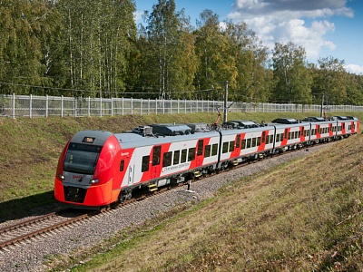 Глава Минтранса ознакомился с производством «Ласточек» на «Уральских локомотивах»