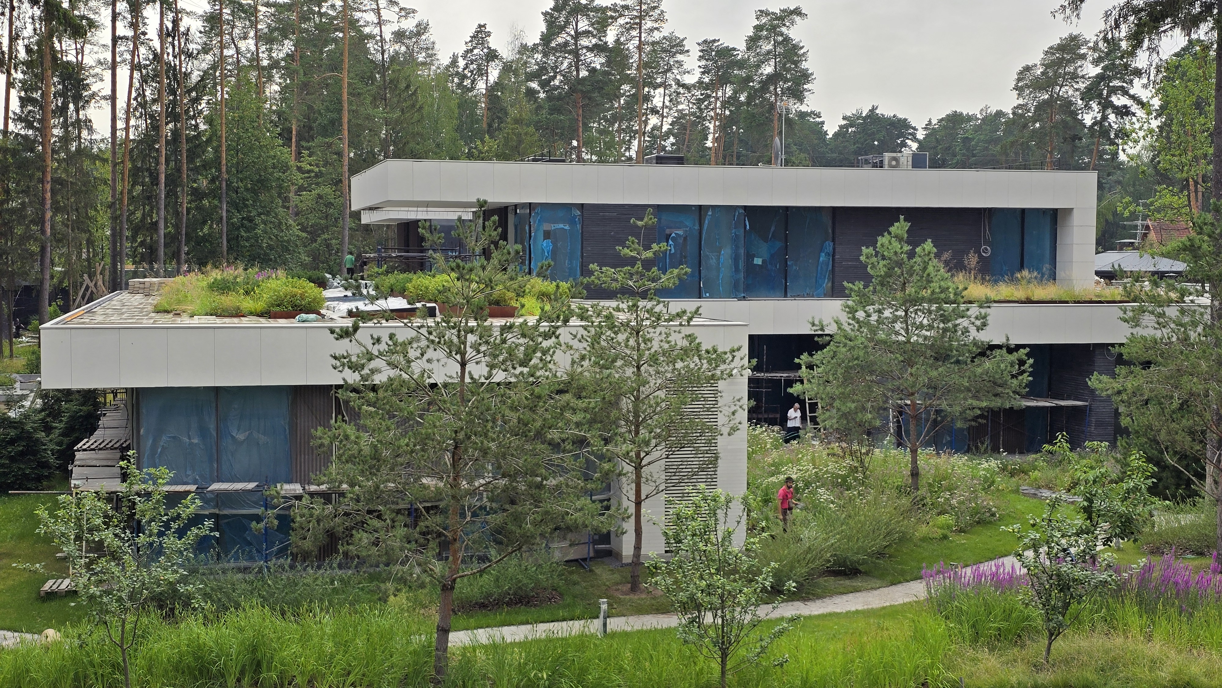 Все, к чему мы прикасаемся, становится будущим