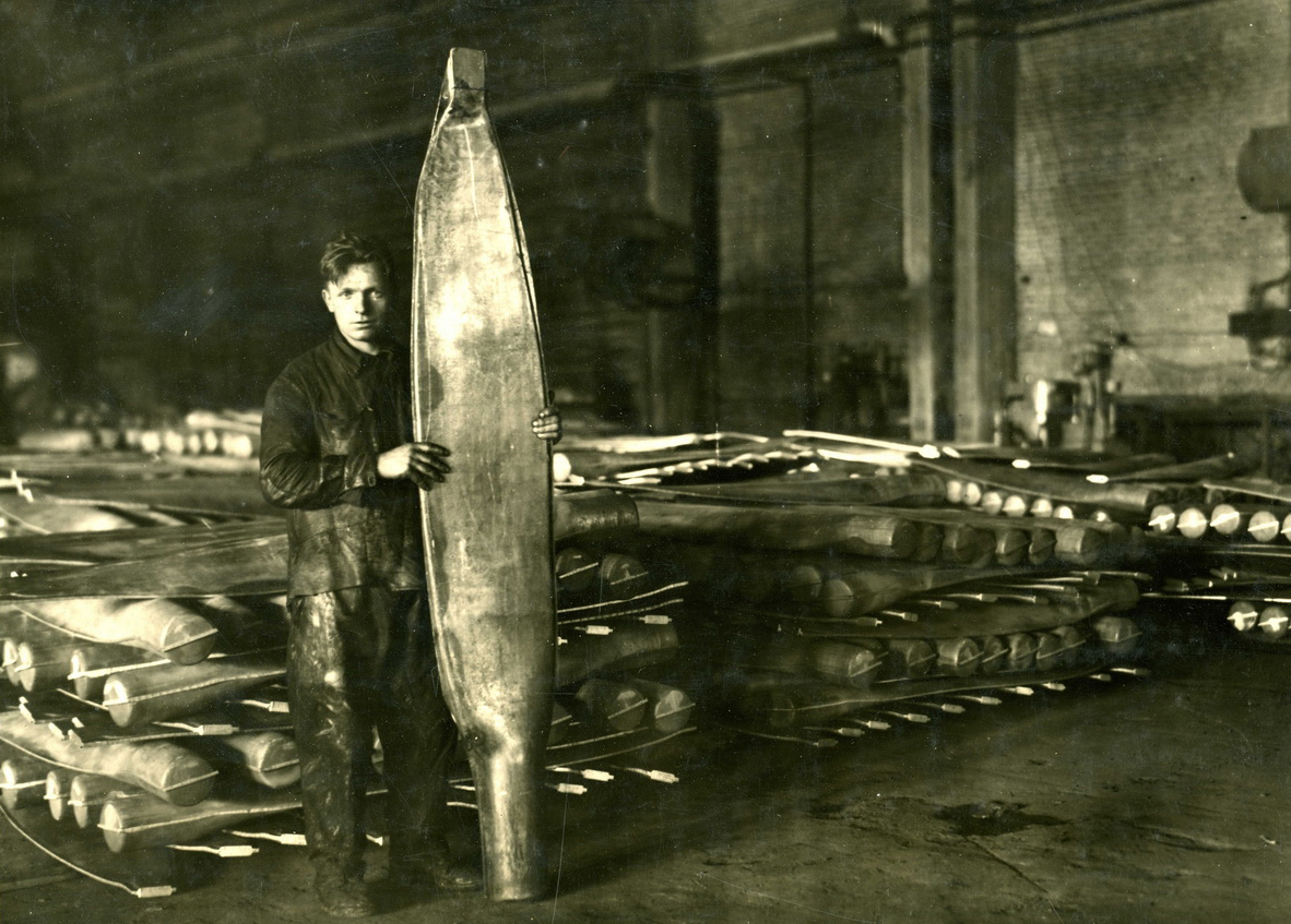 Штампованные лопасти для самолетов. 1943 год