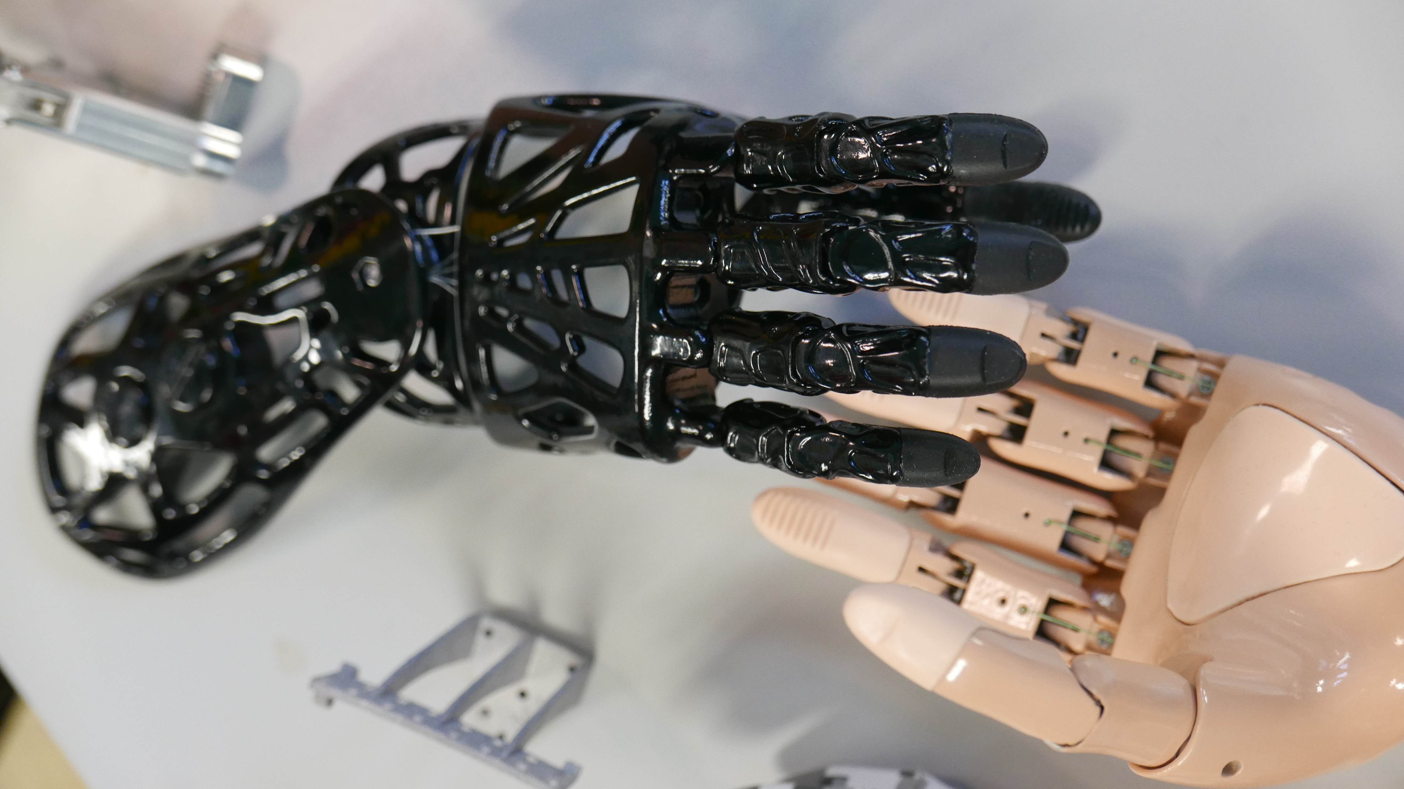 Все, к чему мы прикасаемся, становится будущим